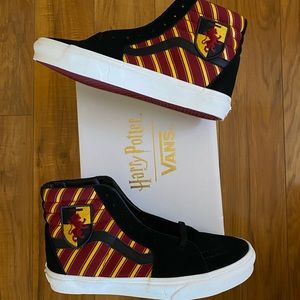 Vans Harry Potter Gryfndr Milt Sk8-Hi Top Burgundy
